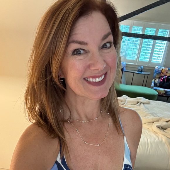 Meet your Posher, Jodie - Picture 1 of 2